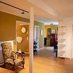 Charmantes In Landaus Altstadt * لانداو إن در بفالتس